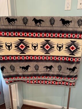 Southwestern Horse & Bull Pattern Throw Blanket - Gray, Cream, Red